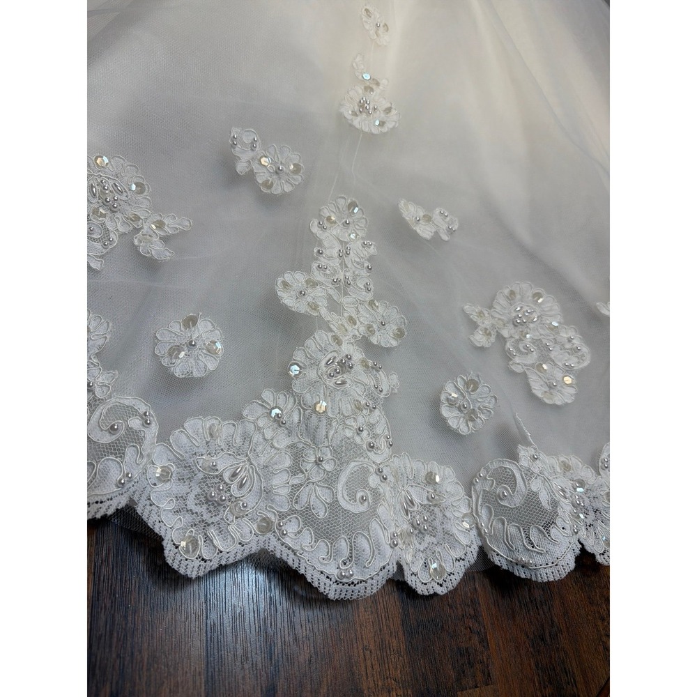 Michelangelo stunning flower girl dress Size 3. Ivory. David's Bridal - Picture 10 of 12